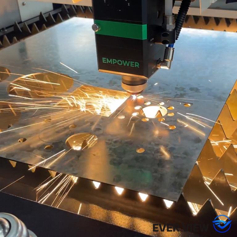 Paano nakakamit ng mga laser cutting machine ang pagproseso ng mataas na katumpakan: EVER VIEW Ang makinarya ay nagdidisassemble ng mga pangunahing punto ng proseso.